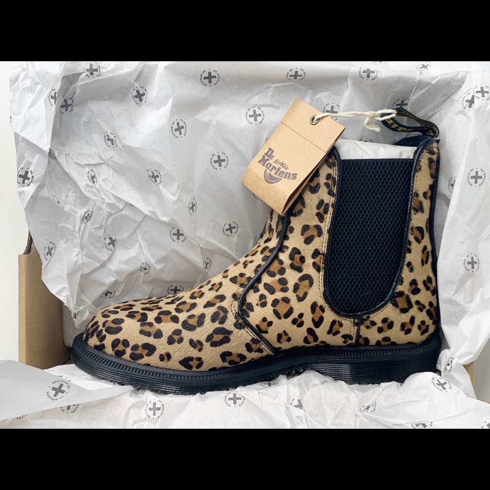 DR. MARTENS FLORA HAIR ON CHELSEA BOOTS - Picture 10 of 11